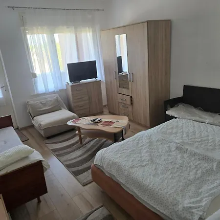 Vilagosi Apartmanhaz *